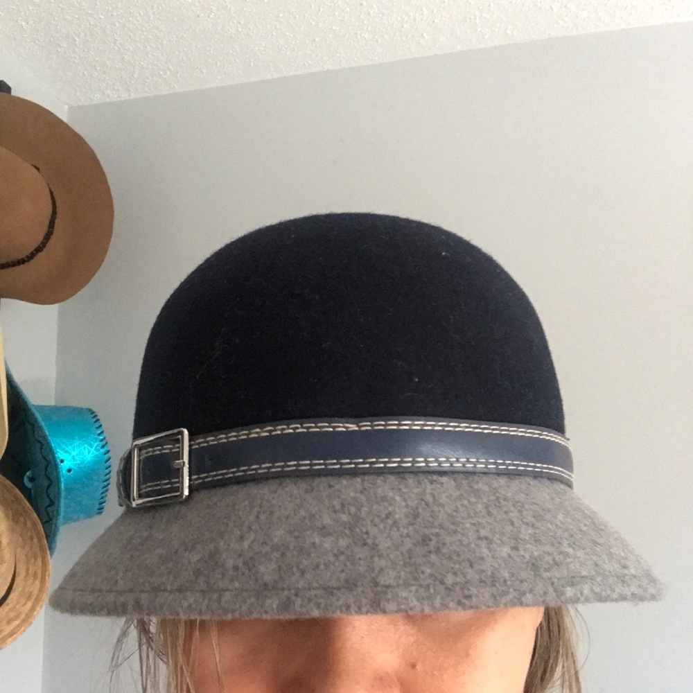 Bucket hat